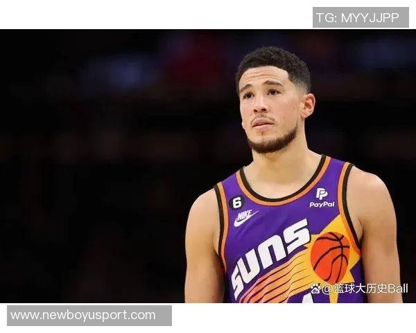 布克复出状态渐入佳境半场出战13分钟贡献10分2助