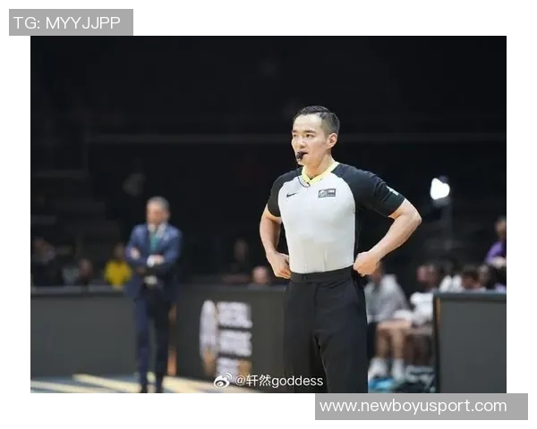 狄龙在比赛中频频假摔拉拽却依然赢得裁判青睐仿佛重回FIBA赛场