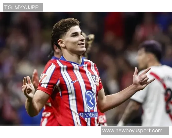 西蒙尼盛赞汉茨科多面手小蜘蛛被誉为世界顶级前锋之一 西蒙尼盛赞汉茨科多面手小蜘蛛被誉为世界顶级前锋之一